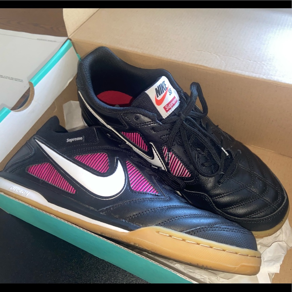 Nike Supreme SB Gato QS Size 9 Mens Black White Teal Like New